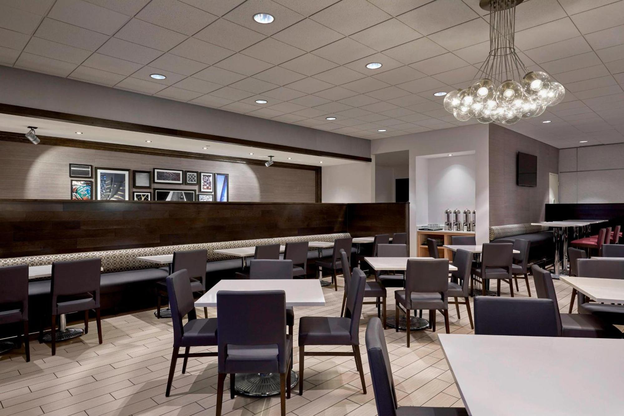 Sheraton Milwaukee Brookfield Exteriér fotografie